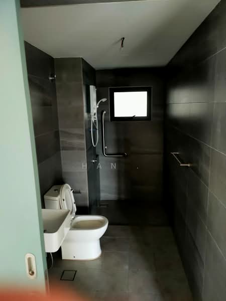Condominium for Sale at Arinna - Han . - Bathroom - PropertyGuru.com.my