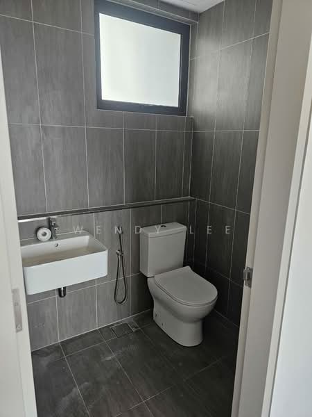 Servis Apartment untuk Dijual di The Pulse Residence - Wendy Lee - Bathroom - PropertyGuru.com.my