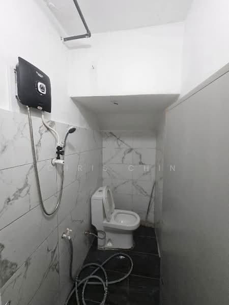 Rumah Teres 2 Tingkat untuk Disewa di Taman Johor Jaya (Johor Bahru) - Chris Chin - Bathroom - PropertyGuru.com.my
