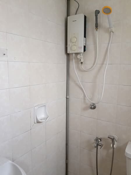 Condominium for Rent at D'aman Crimson - Sherri Koh - Bathroom - PropertyGuru.com.my