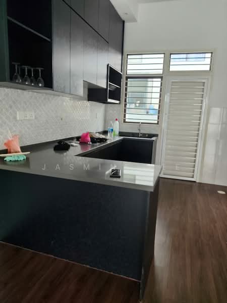 2-storey Terraced House for Rent in Puncak Alam (Selangor) - Jasmine Lee - Kitchen - PropertyGuru.com.my