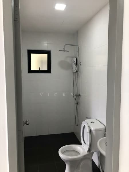 Servis Apartment untuk Dijual di VIM 3 @ Desa Park North - Vicky . - Bathroom - PropertyGuru.com.my