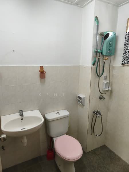 Apartment for Rent at The Lumayan Apartment - Kent Yu - Bathroom - PropertyGuru.com.my