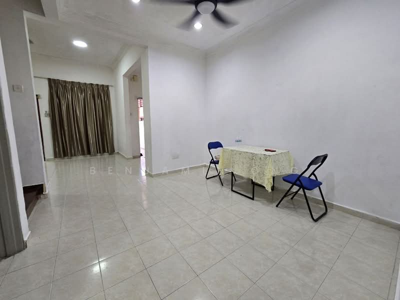 2-storey Terraced House for Rent in Taman Damansara Aliff (Tampoi) - Benjamin Ong - Living Room - PropertyGuru.com.my