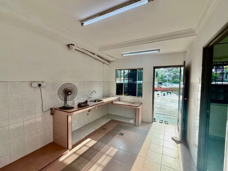 Flat for Rent at Merpati - Dennix Chin - Kitchen - PropertyGuru.com.my