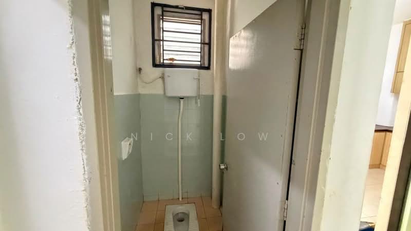 Shop for Rent in Taman Tan Sri Yaacob (Johor Bahru) - Nick Low - Bathroom - PropertyGuru.com.my