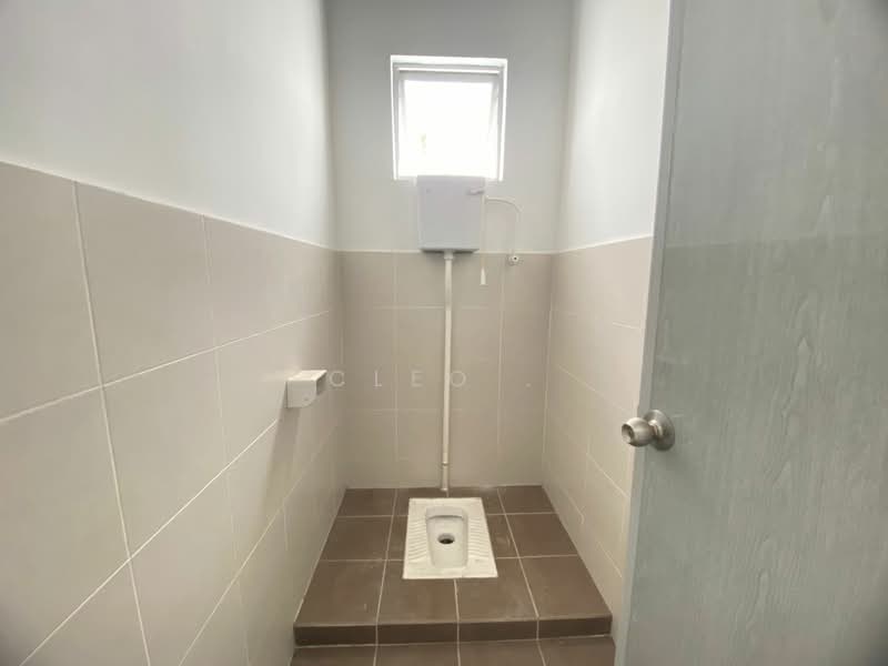 Shop for Rent in Taman Pulai Mutiara (Iskandar Puteri (Nusajaya)) - Cleo . - Bathroom - PropertyGuru.com.my