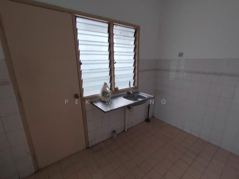 Pangsapuri untuk Dijual di Kenanga Apartments - Pek Wah Ng - PropertyGuru.com.my
