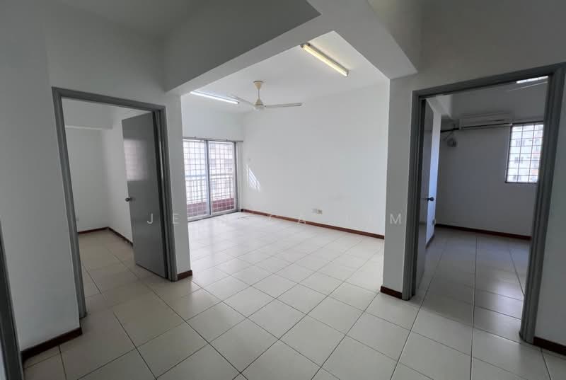 Servis Apartment untuk Dijual di Beverly Tower @ Plaza Medan Putra - Jessica Lim - Living Room - PropertyGuru.com.my