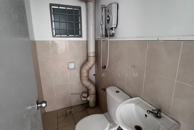 Servis Apartment untuk Dijual di Beverly Tower @ Plaza Medan Putra - Jessica Lim - Bathroom - PropertyGuru.com.my