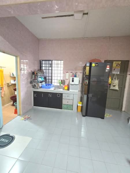 2-storey Terraced House for Sale in Taman Bukit Tiram (Ulu Tiram) - Kino Jaw - Kitchen - PropertyGuru.com.my