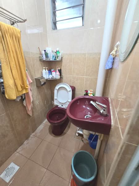 2-storey Terraced House for Sale in Taman Bukit Tiram (Ulu Tiram) - Kino Jaw - Bathroom - PropertyGuru.com.my