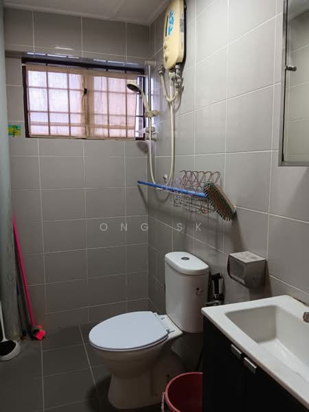 Pangsapuri untuk Disewa di Pangsapuri Seri Gembira - Ong SK - Bathroom - PropertyGuru.com.my