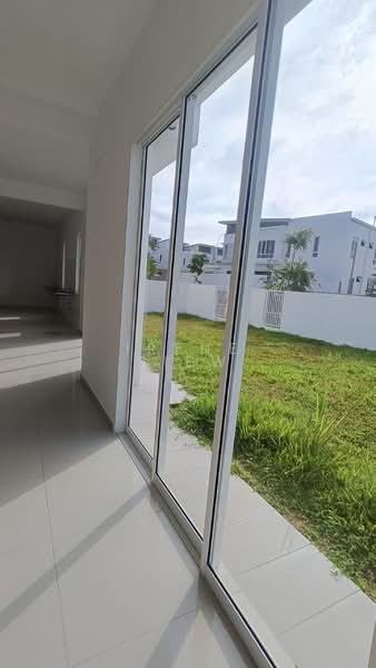 Rumah Teres untuk Dijual di Bandar Sri Sendayan (Negeri Sembilan) - Irene Siew - Exterior - PropertyGuru.com.my