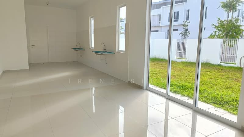 Rumah Teres untuk Dijual di Bandar Sri Sendayan (Negeri Sembilan) - Irene Siew - Exterior - PropertyGuru.com.my