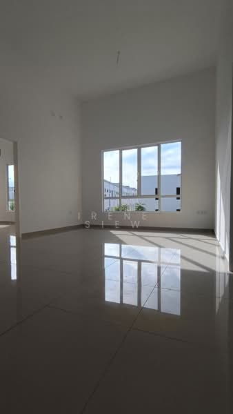 Rumah Teres untuk Dijual di Bandar Sri Sendayan (Negeri Sembilan) - Irene Siew - Living Room - PropertyGuru.com.my