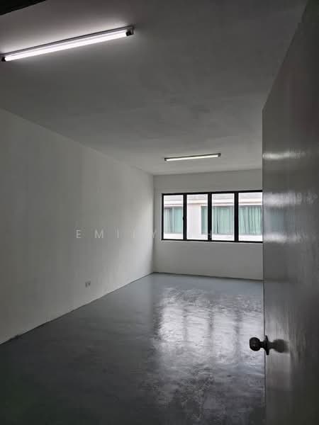 Shop for Rent in Shah Alam (Selangor) - Emily Kho - Interior - PropertyGuru.com.my