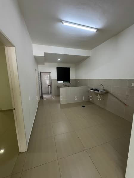 2-storey Terraced House for Sale in Bandar Sri Sendayan (Negeri Sembilan) - Irene Siew - Kitchen - PropertyGuru.com.my