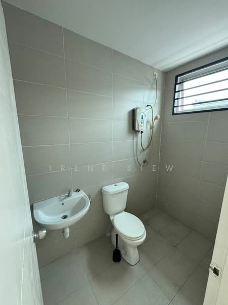 2-storey Terraced House for Sale in Bandar Sri Sendayan (Negeri Sembilan) - Irene Siew - Bathroom - PropertyGuru.com.my
