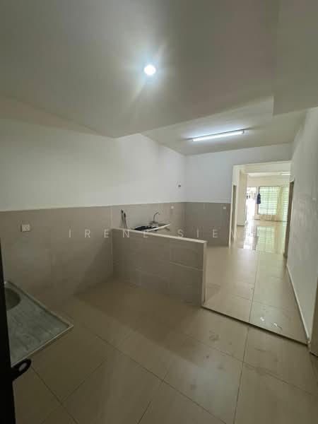 2-storey Terraced House for Sale in Bandar Sri Sendayan (Negeri Sembilan) - Irene Siew - Kitchen - PropertyGuru.com.my