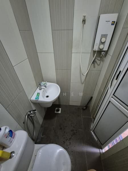 Rumah Teres 2 Tingkat untuk Dijual di Taman Tiara East (Semenyih) - KK HEW - Bathroom - PropertyGuru.com.my