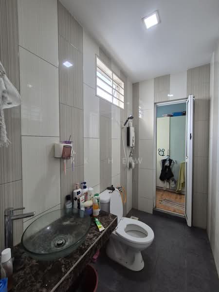 Rumah Teres 2 Tingkat untuk Dijual di Taman Tiara East (Semenyih) - KK HEW - Bathroom - PropertyGuru.com.my