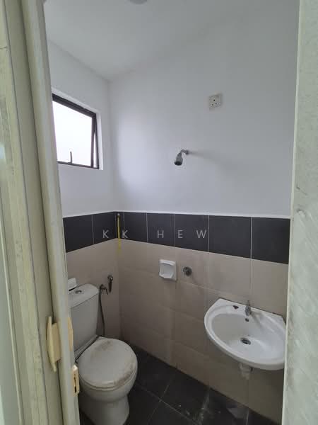 Rumah Teres 2 Tingkat untuk Dijual di Semenyih Parklands (Beranang) - KK HEW - Bathroom - PropertyGuru.com.my