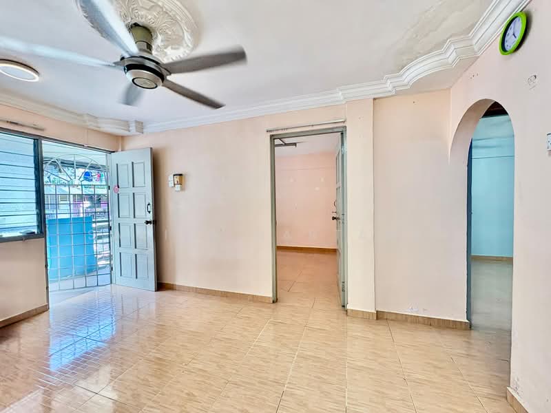 Flat for Sale at PKNS Flat Seksyen 16 - Sariza Hartanah - Living Room - PropertyGuru.com.my