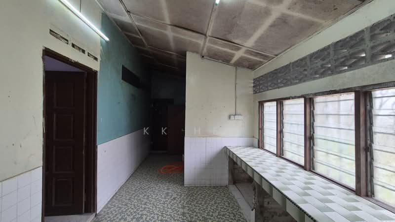 Rumah Teres 1 Tingkat untuk Dijual di Desa Kenanga (Semenyih) - KK HEW - Kitchen - PropertyGuru.com.my
