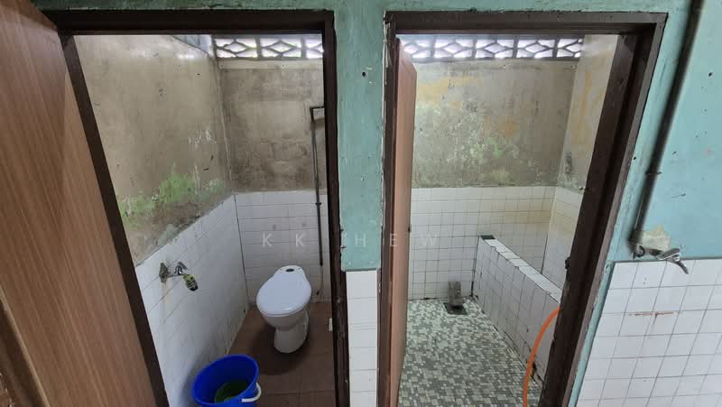 Rumah Teres 1 Tingkat untuk Dijual di Desa Kenanga (Semenyih) - KK HEW - Bathroom - PropertyGuru.com.my