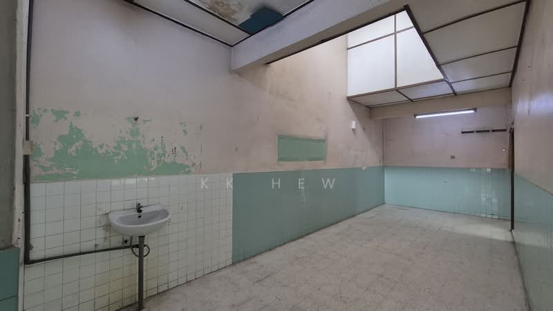 Rumah Teres 1 Tingkat untuk Dijual di Desa Kenanga (Semenyih) - KK HEW - Bathroom - PropertyGuru.com.my