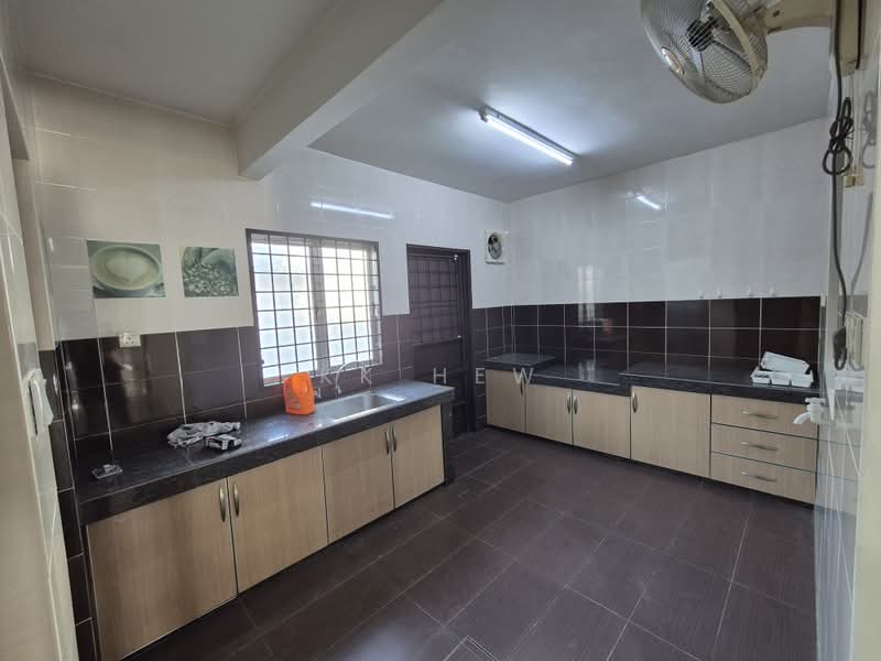 Rumah Teres 1 Tingkat untuk Dijual di Taman Paling Jaya (Semenyih) - KK HEW - Kitchen - PropertyGuru.com.my