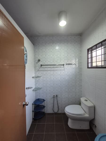 Rumah Teres 1 Tingkat untuk Dijual di Taman Paling Jaya (Semenyih) - KK HEW - Bathroom - PropertyGuru.com.my