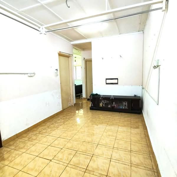 Rumah Teres 1 Tingkat untuk Dijual di Sabak Bernam (Selangor) - Sariza Hartanah - Living Room - PropertyGuru.com.my