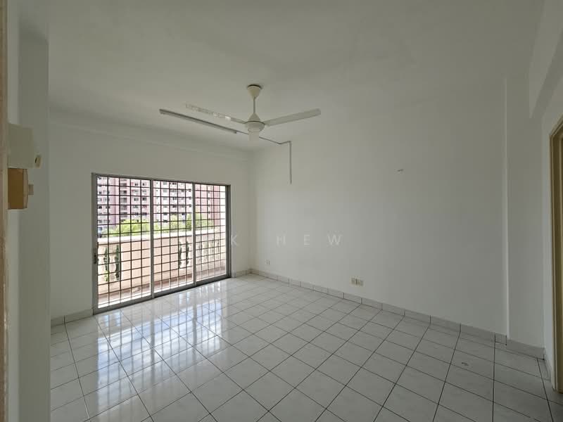 Pangsapuri untuk Disewa di Anggerik Villa 2 Apartment - KK HEW - Living Room - PropertyGuru.com.my
