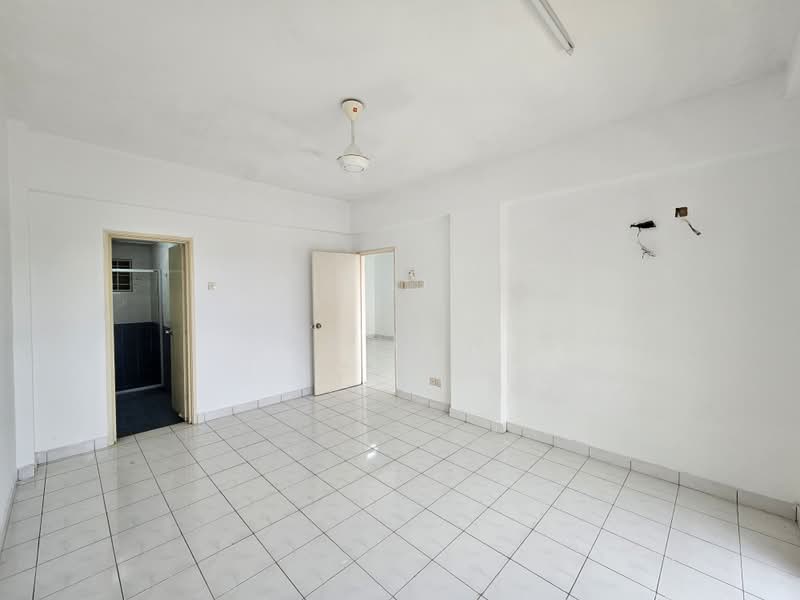 Pangsapuri untuk Disewa di Anggerik Villa 2 Apartment - KK HEW - Interior - PropertyGuru.com.my