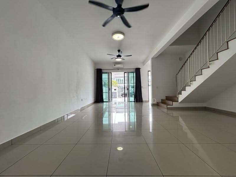 Rumah Teres 2-Tingkat untuk Dijual di Dengkil (Selangor) - Pit Zahid - Living Room - PropertyGuru.com.my