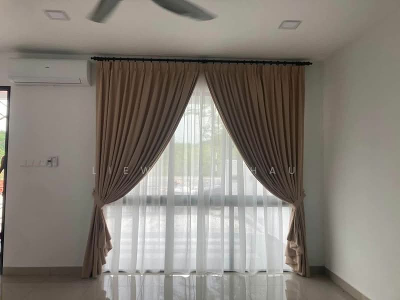 Rumah Teres 2 Tingkat untuk Disewa di Permas Jaya (Johor) - Liew Vun Hau - Living Room - PropertyGuru.com.my