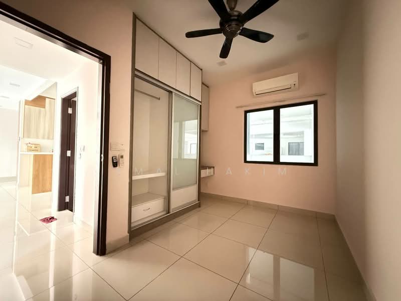 Condominium for Sale at Oasis 2 Residence - Ikmal Hakim - Bedroom - PropertyGuru.com.my