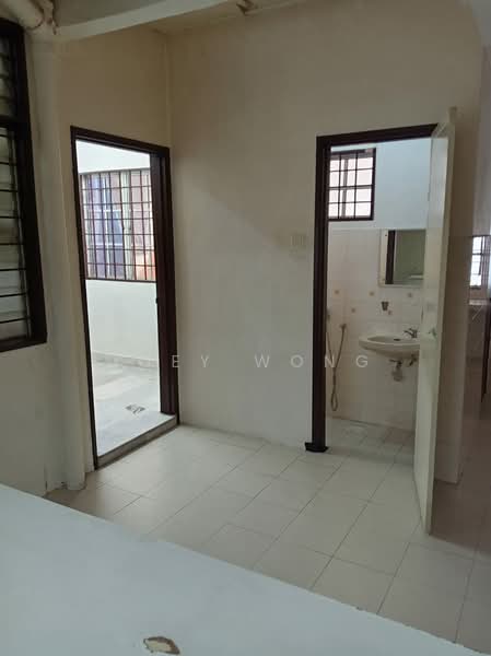 Rumah Teres untuk Dijual di Usj 4 (Subang Jaya) - Joey Wong - Bathroom - PropertyGuru.com.my
