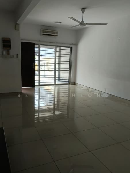2-storey Terraced House for Rent in Usj 4 (Subang Jaya) - Bethy Cheong - Living Room - PropertyGuru.com.my