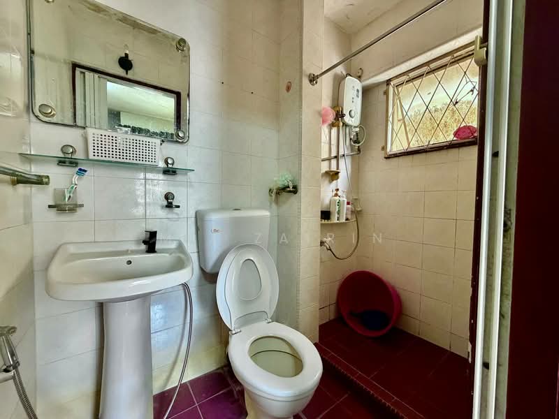 Kondominium untuk Dijual di Le Jardine Condominium - M.J Zairin - Bathroom - PropertyGuru.com.my