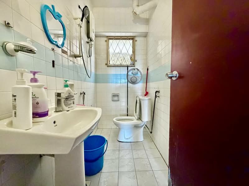 Kondominium untuk Dijual di Le Jardine Condominium - M.J Zairin - Bathroom - PropertyGuru.com.my