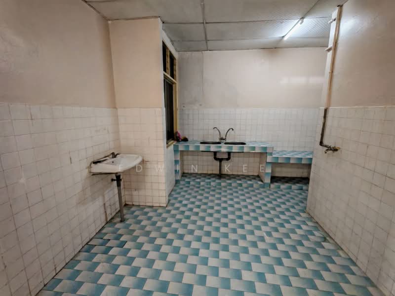 1-storey Terraced House for Sale in Seremban (Negeri Sembilan) - EDWIN KEE - Kitchen - PropertyGuru.com.my