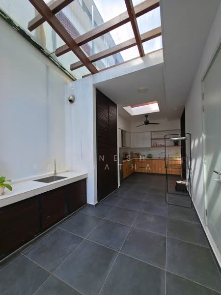 Rumah Berkembar untuk Dijual di Damansara Perdana (Selangor) - Ganesh Ramanathan (Ganesha) - Kitchen - PropertyGuru.com.my