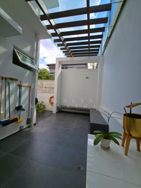 Rumah Berkembar untuk Dijual di Damansara Perdana (Selangor) - Ganesh Ramanathan (Ganesha) - Exterior - PropertyGuru.com.my