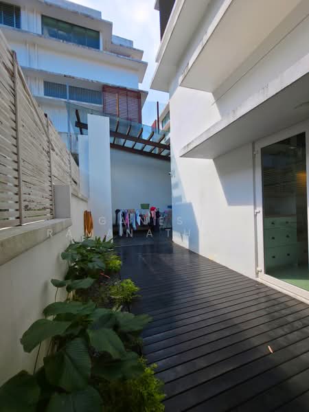 Rumah Berkembar untuk Dijual di Damansara Perdana (Selangor) - Ganesh Ramanathan (Ganesha) - Exterior - PropertyGuru.com.my