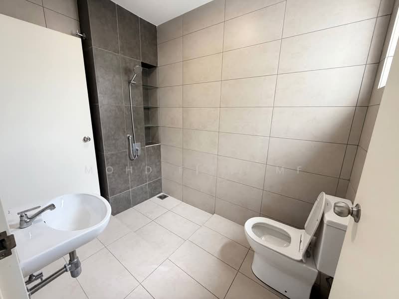 2-storey Terraced House for Rent in Bandar Gamuda Cove (Dengkil) - Mohd Fitri MF - Bathroom - PropertyGuru.com.my
