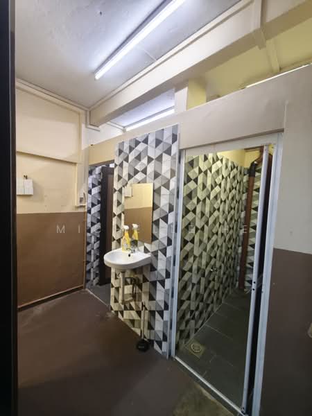 Shop / Office for Rent in Taman Pelangi (Johor Bahru) - Michelle He - Bathroom - PropertyGuru.com.my