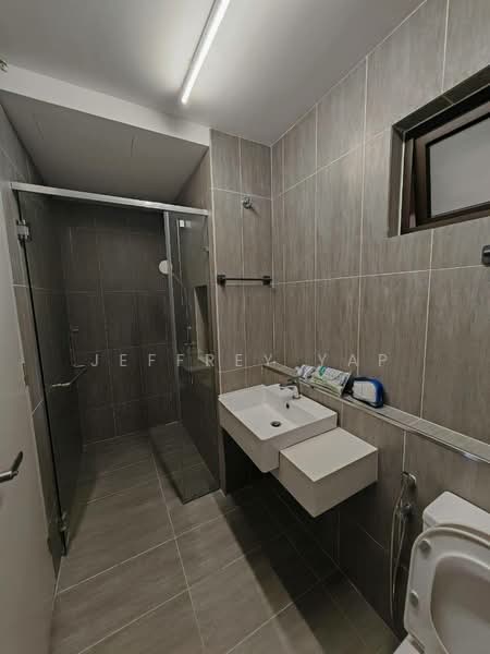 Servis Apartment untuk Disewa di The Pulse Residence - Jeffrey Yap - Bathroom - PropertyGuru.com.my